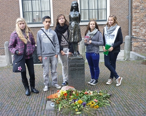2012-8c-anne-frank-haus.jpg (235005 Byte)